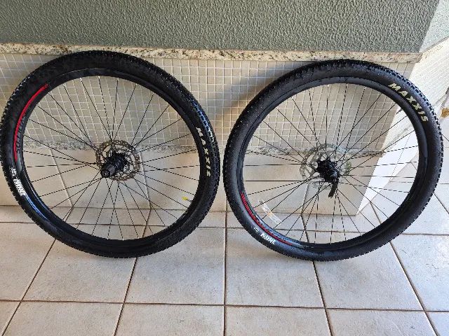 Roda de MTB de alumínio Syncros (estava numa Scott)