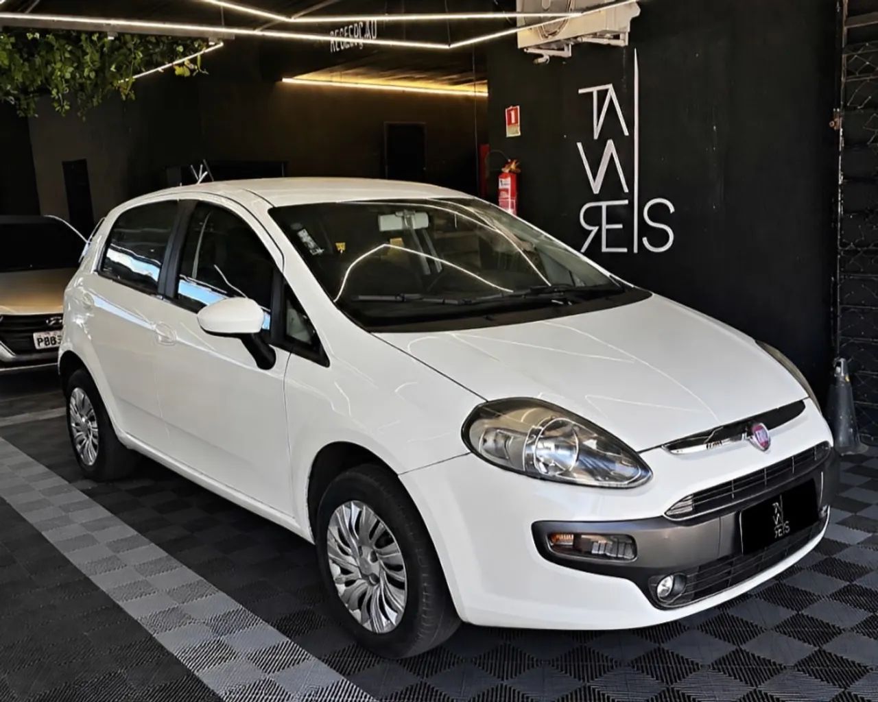Fiat Punto Punto ESSENCE 1.6 Flex 16V 5p 2016