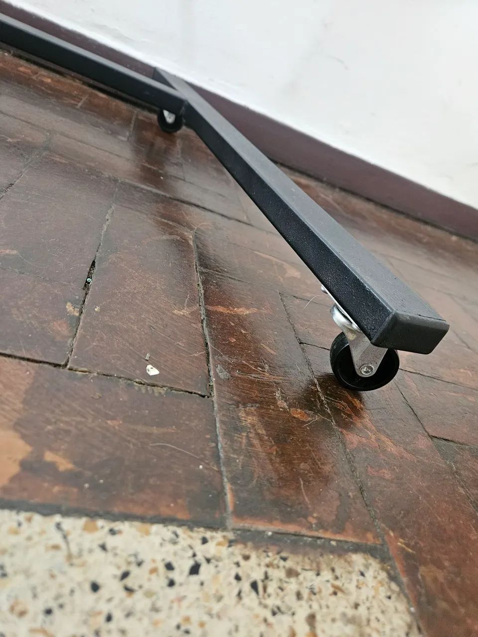 Suporte de chão com Rodinhas para TV - Foto 3