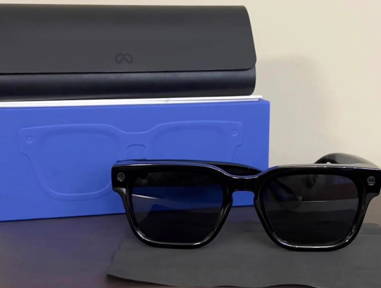 Óculos Meta com IA e Câmera, Modelo Fury, Preto, Lentes Gradientes Marrons - Foto 4