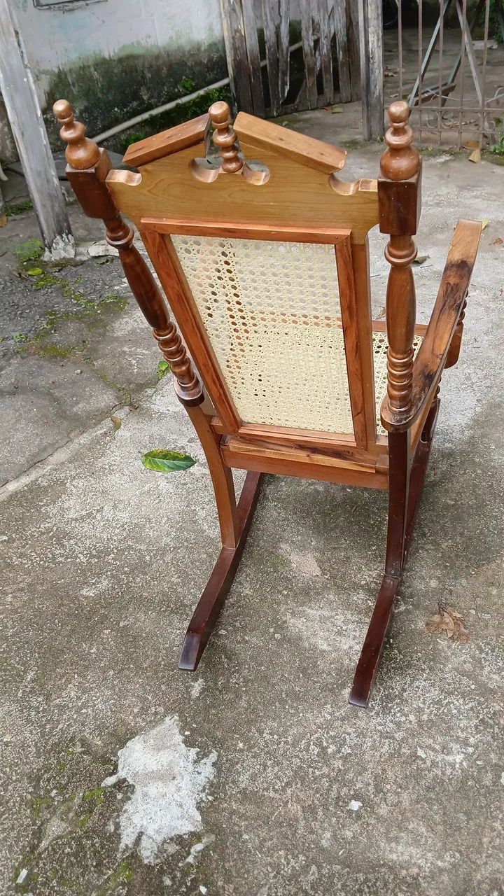 Cadeira de balanço antiga  - Foto 4