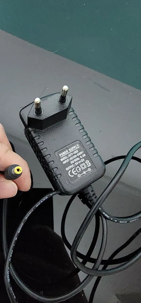 2 Fontes de Alimentação AC/DC 12V 2,5A e 5V 2A - Funcionando - Foto 2
