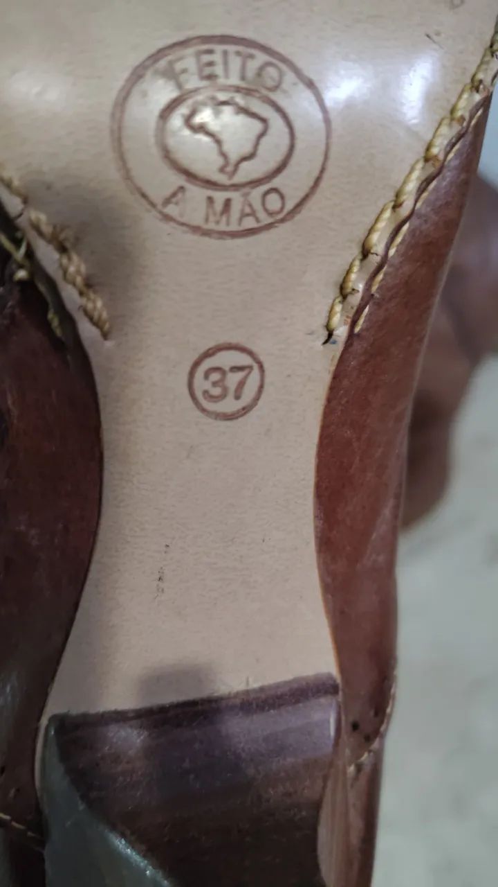 Bota em couro feminina - Foto 4