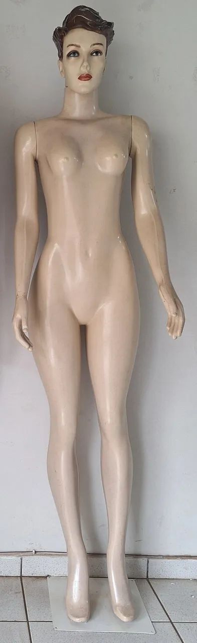 VENDO MANEQUIN FEMININO. UBERABA MG