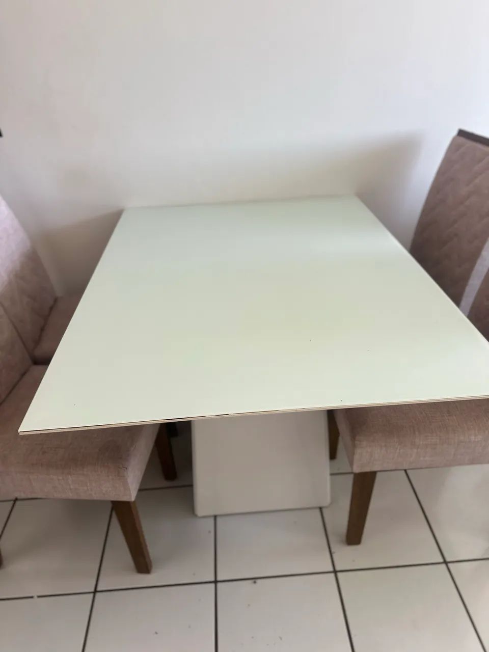 Jogo de mesa de vidro temperado com 4 cadeiras 