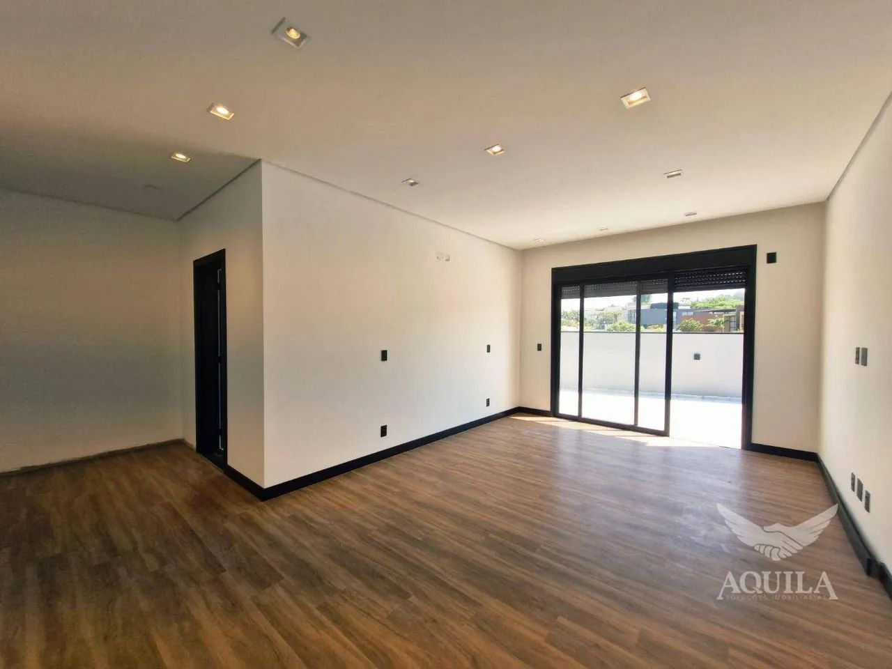 SOBRADO NOVO NO ALPHAVILLE 2 COM 4 SUÍTES E PISCINA - Foto 5