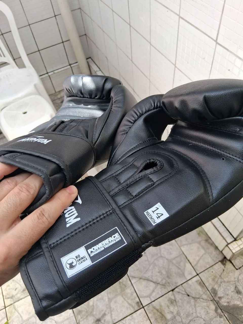Luvas de Boxe Maximum Boxing - Tamanho 14 oz - Foto 3
