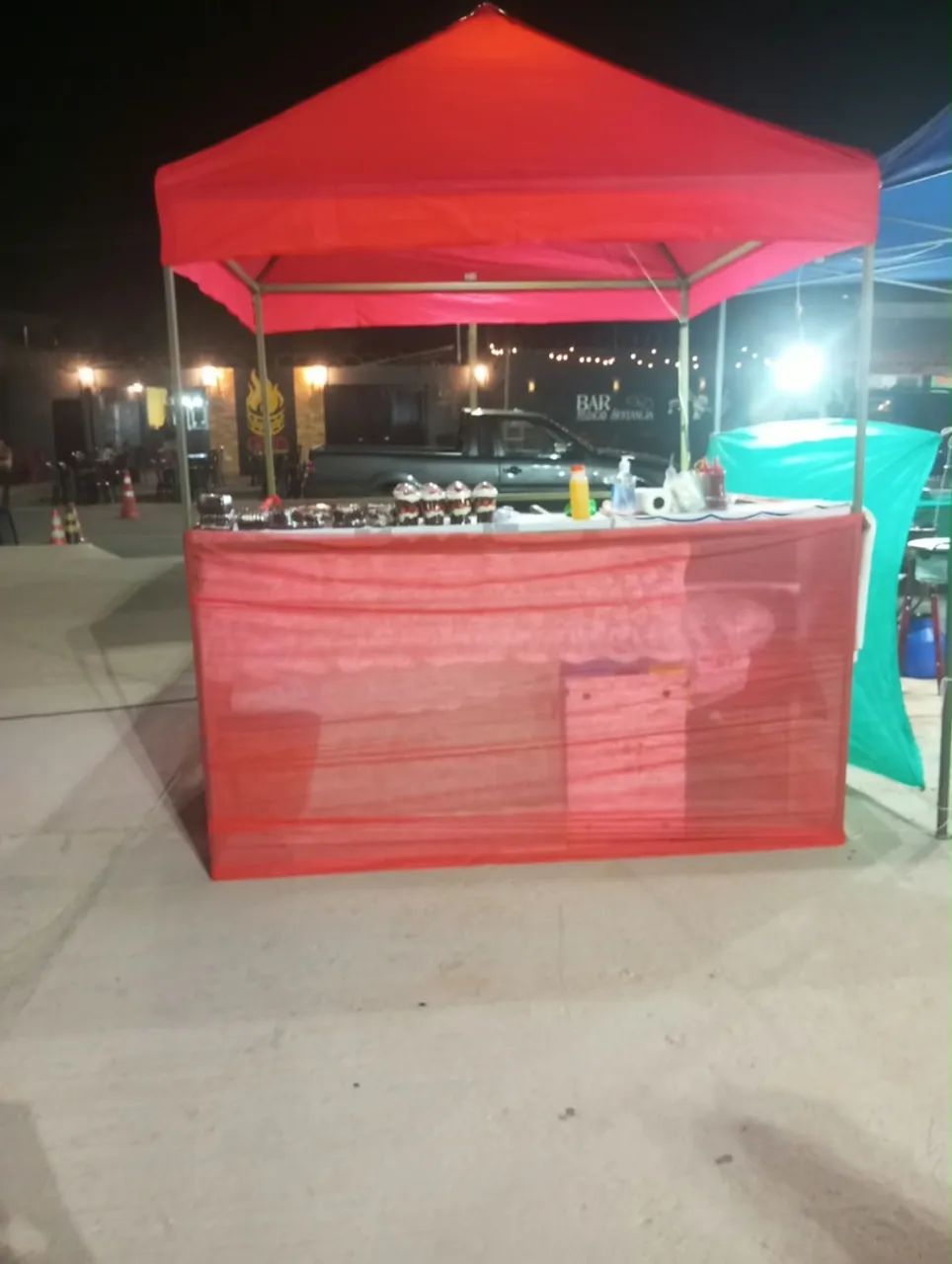 Vende se barraca 2x2 fácil de montar com lona nova 