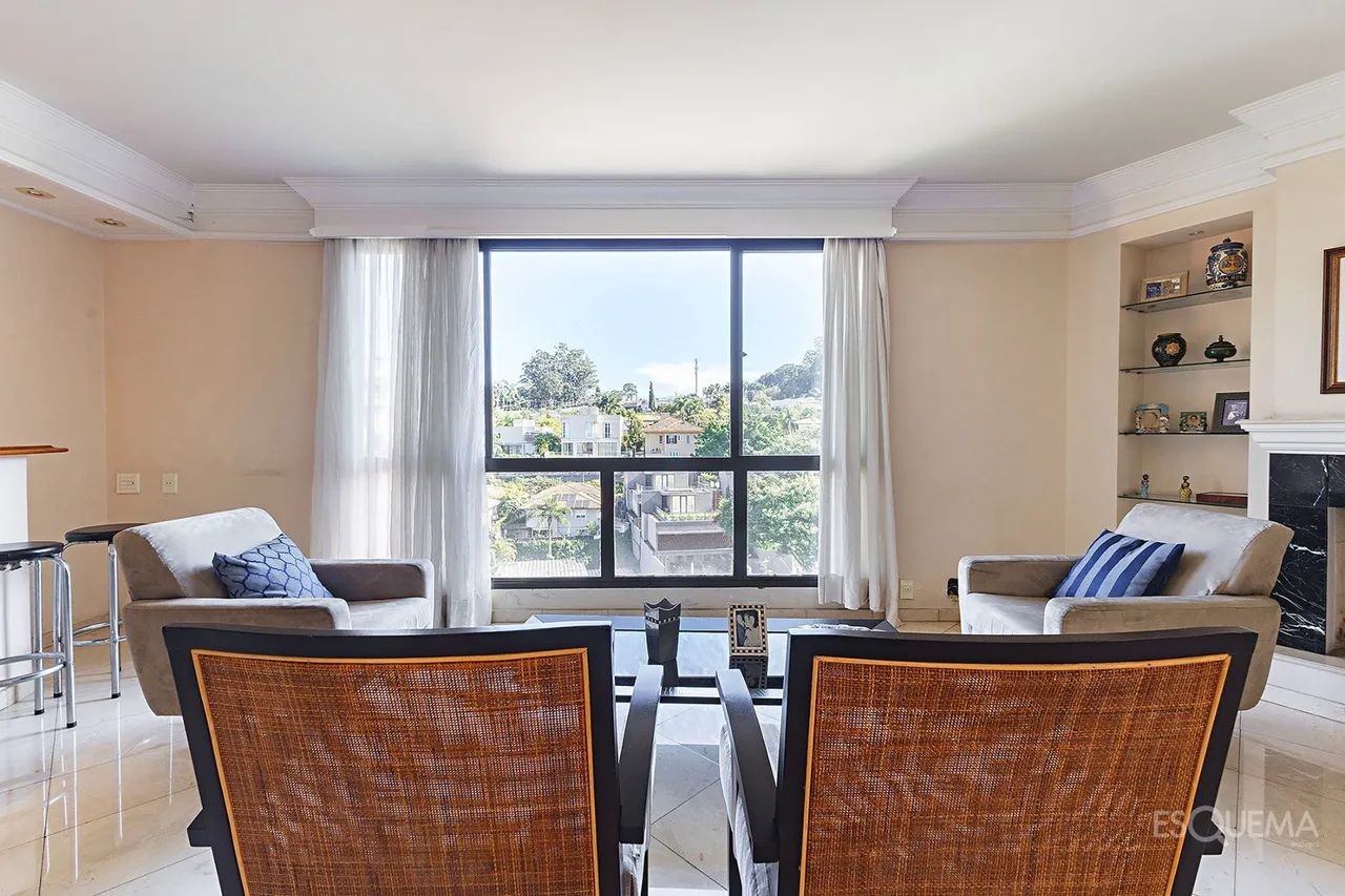 Apartamento de 251 m² com 3 suítes e excelente planta no Real Parque
