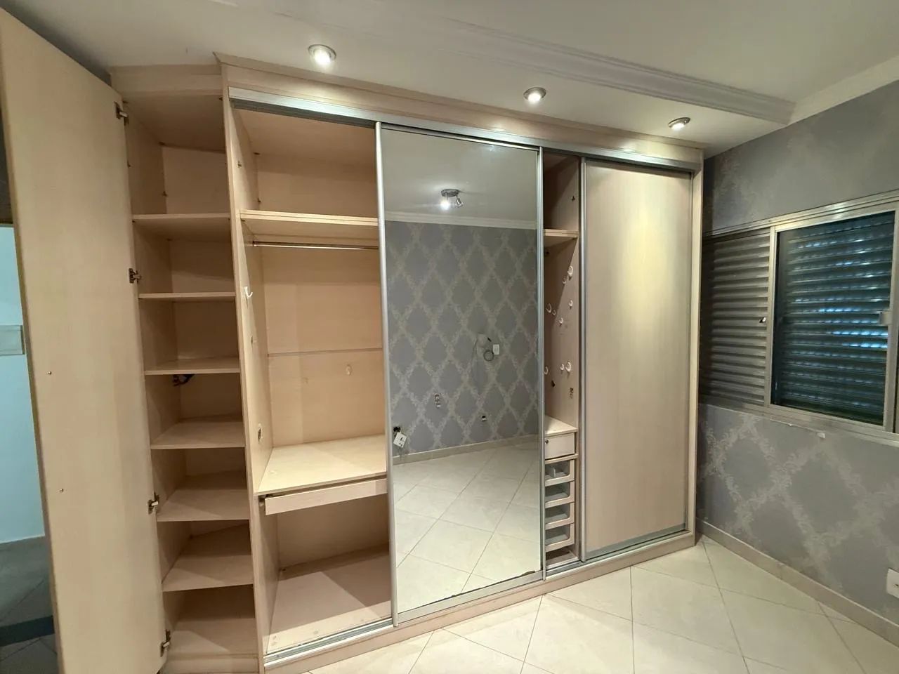 Guarda-roupa Planejado com Espelho - Foto 3