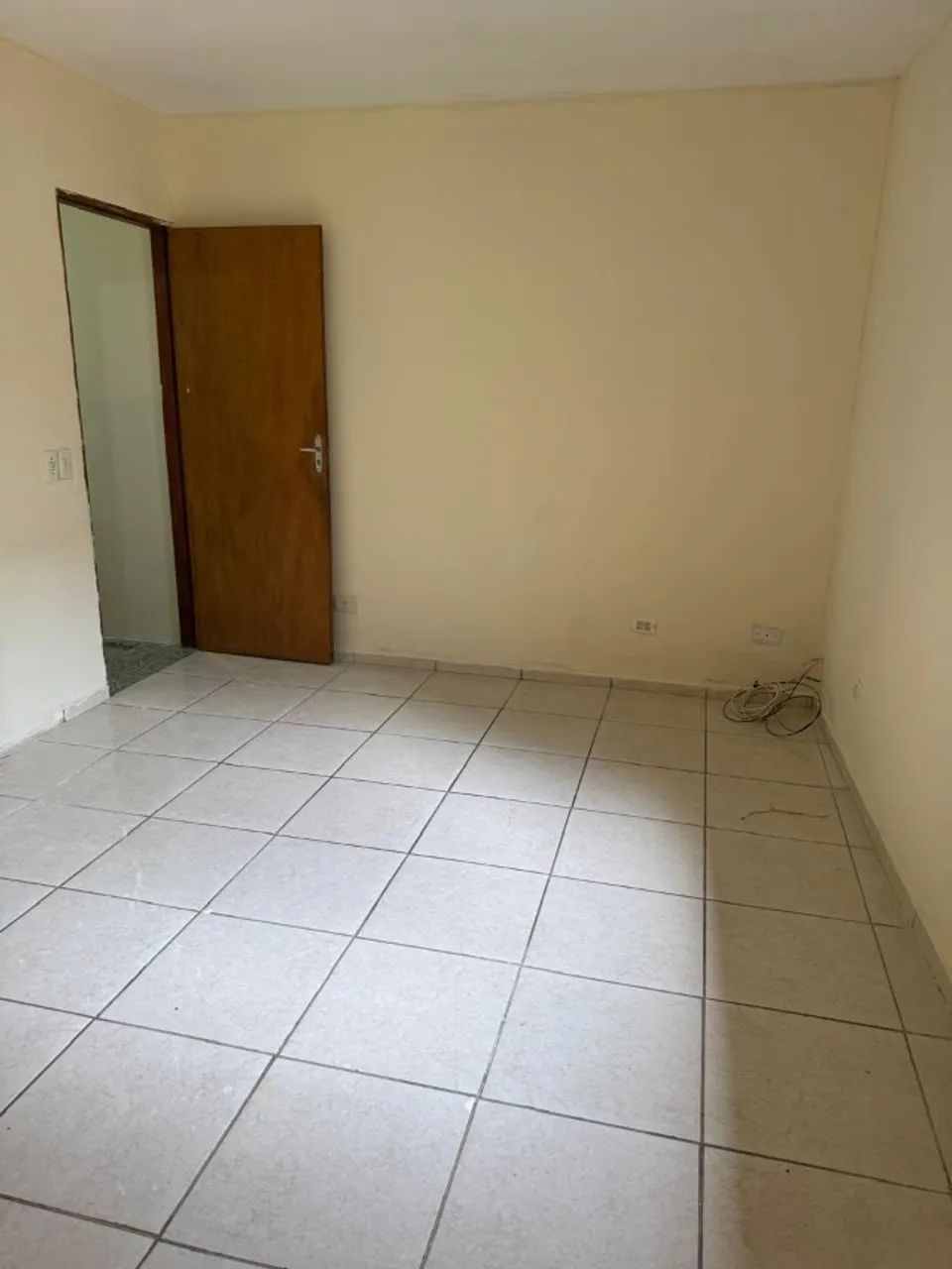 CASA À VENDA EM EXCELENTE LOCALIZAÇÃO - Foto 2
