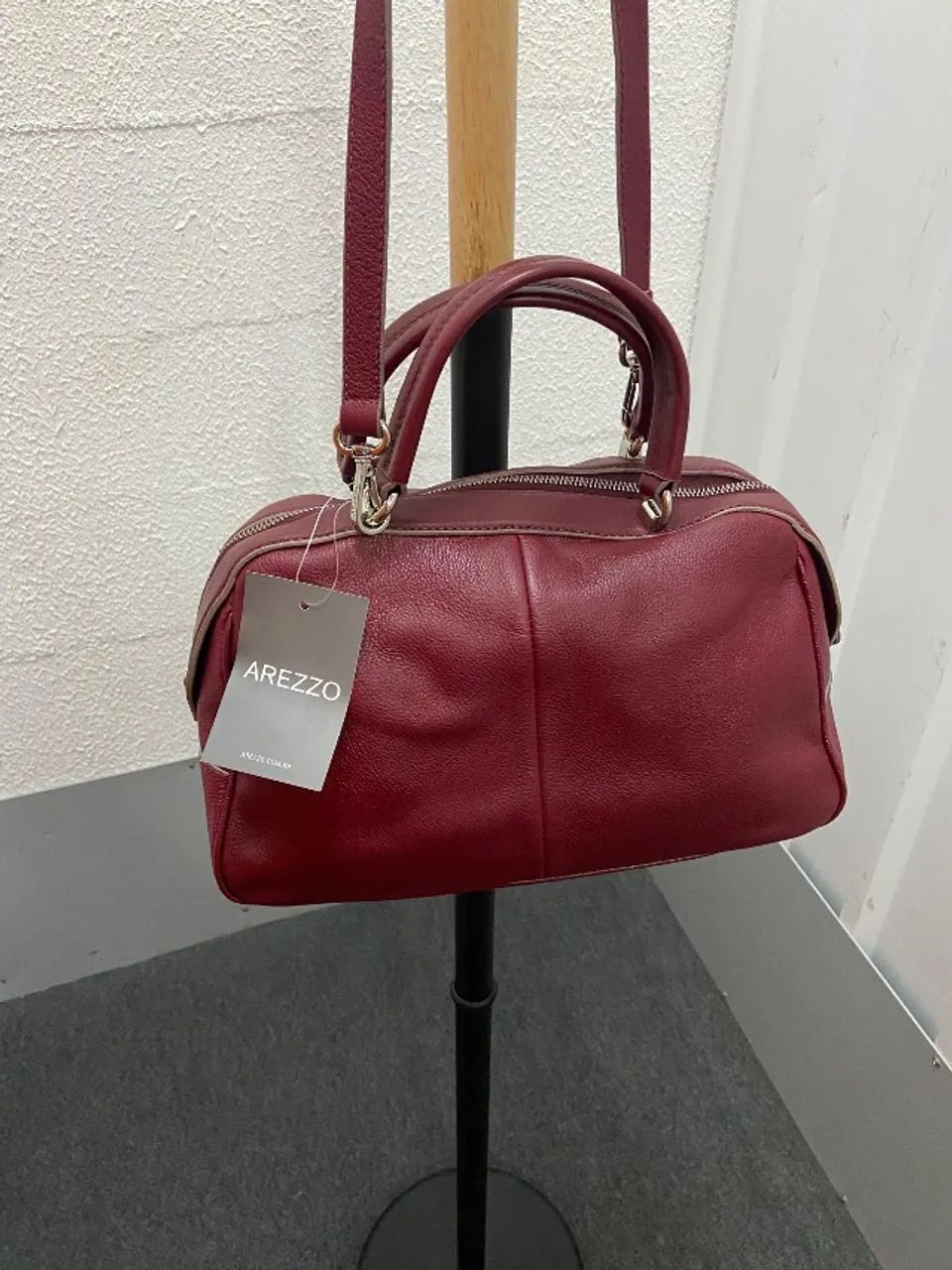 LINDA BOLSA EM COURO DA AREZZO NOVA COM ETIQUETA  - Foto 4