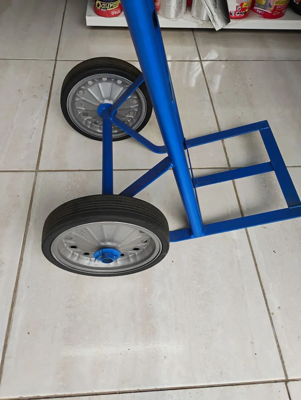 Carrinho de carga 150kg pneu maciço novo - Foto 3