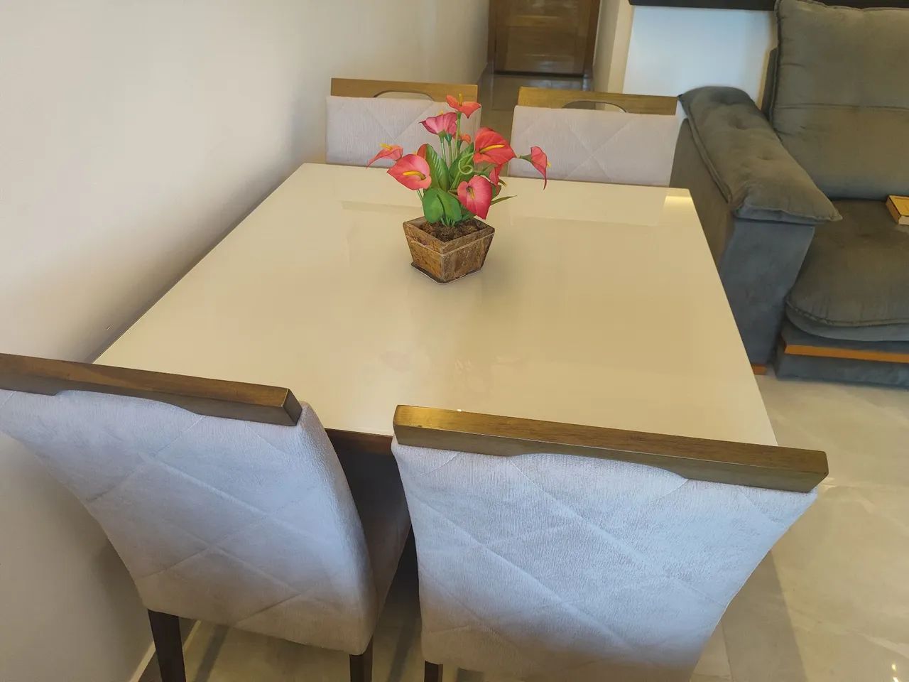 Mesa 4 cadeiras jantar madeira maciça - Foto 2