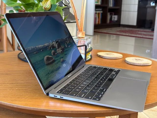 Macbook Air M1, 13 polegadas - 8GB RAM/512GB SSD c/ Folio NORDWEG