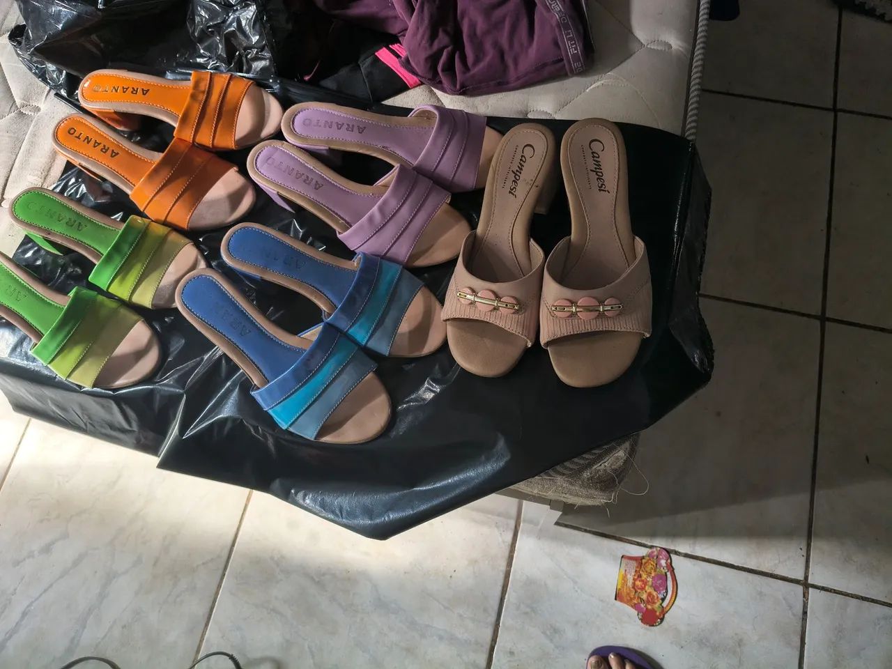 Lote de roupas e calçados pra revenda - Foto 4