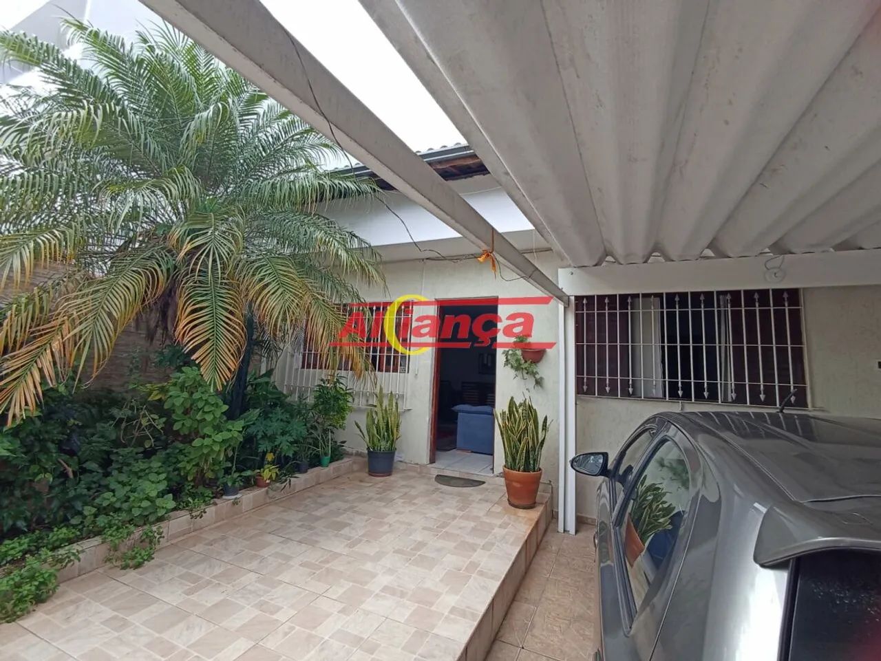 Casa térrea com 3 quartos e 5 Vagas, 250 m² - Continental - Foto 2