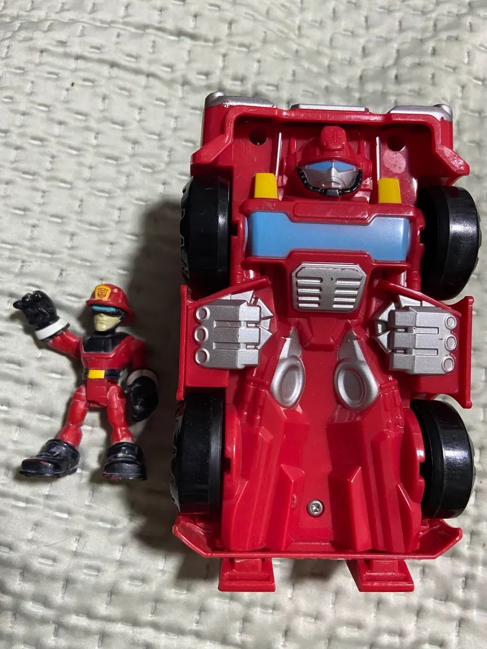 Carrinho transform original com bombeiro( brinquedo ) - Foto 2