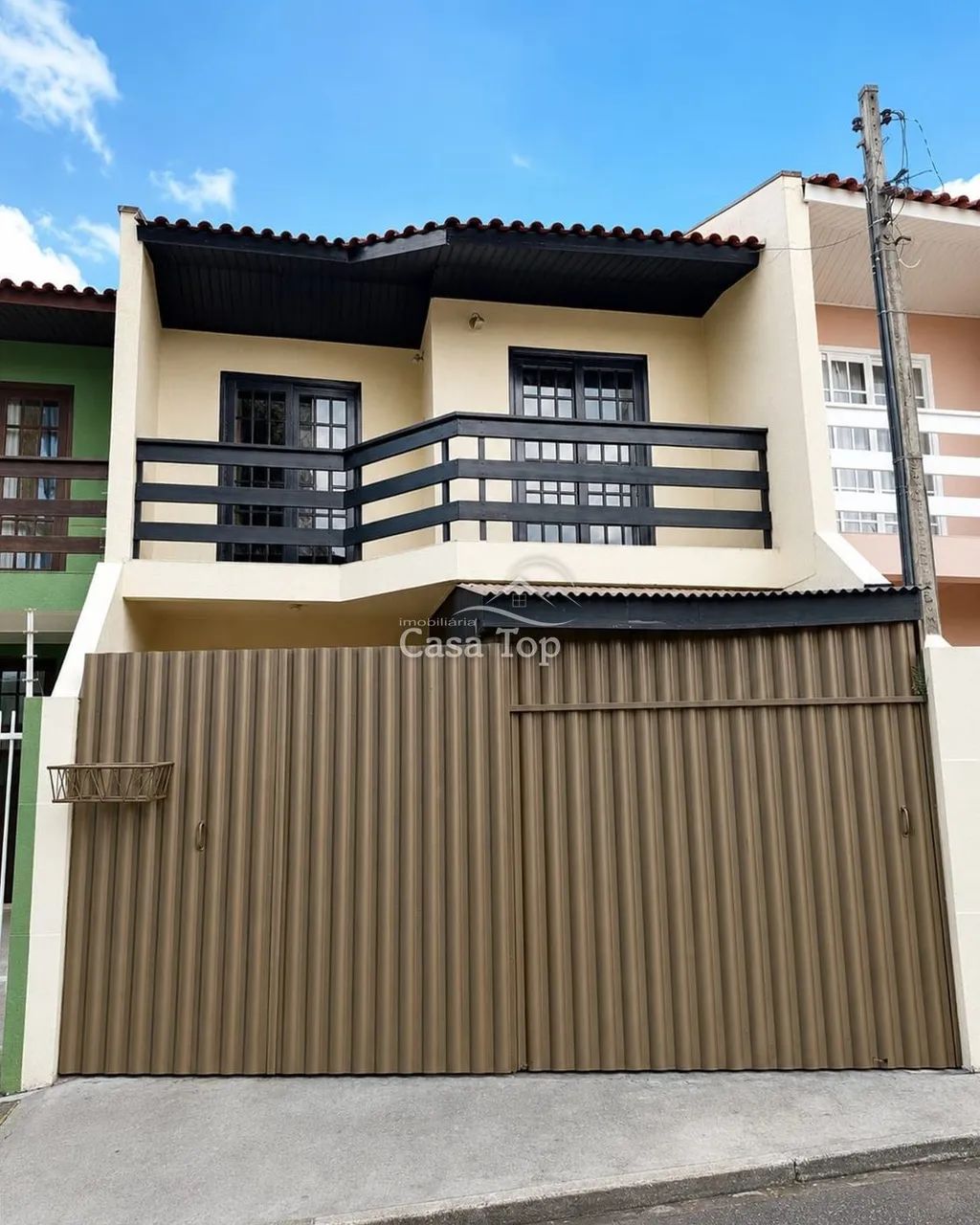 Sobrado à venda Órfãs