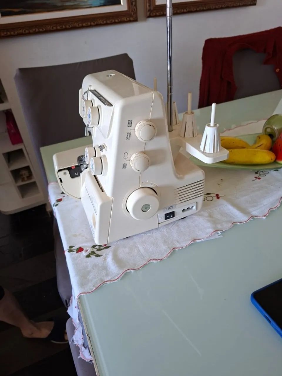 MAQUINA OVERLOCK JANOME 8002D SEMINOVA, POUCO USADA - Foto 2