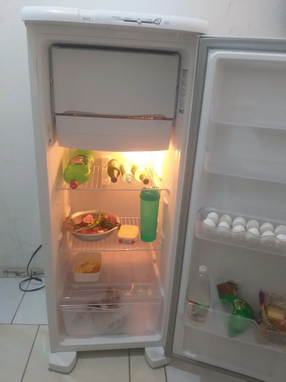 Geladeira Electrolux RE31  nova  - Foto 3