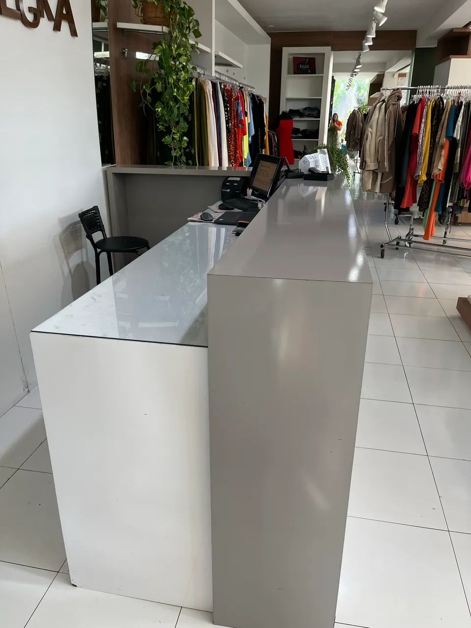 Balcão grande de atendimento loja  - Foto 3