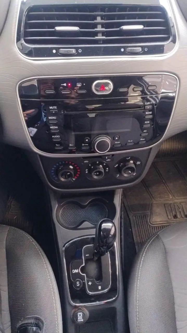 Fiat Punto Essence Dualogic 1.6 Flex 16V 5P 2013 - Foto 4