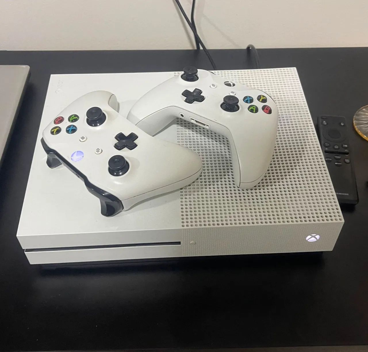 XBOX ONE S 800gb 2 CONTROLES