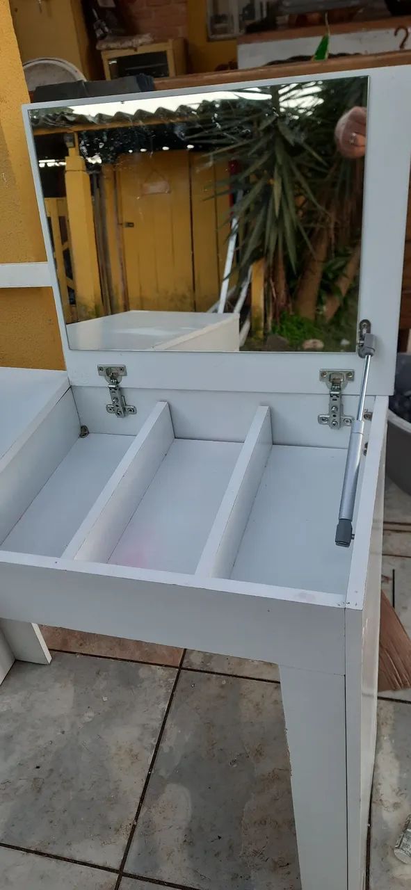 Mesa com penteadeira
