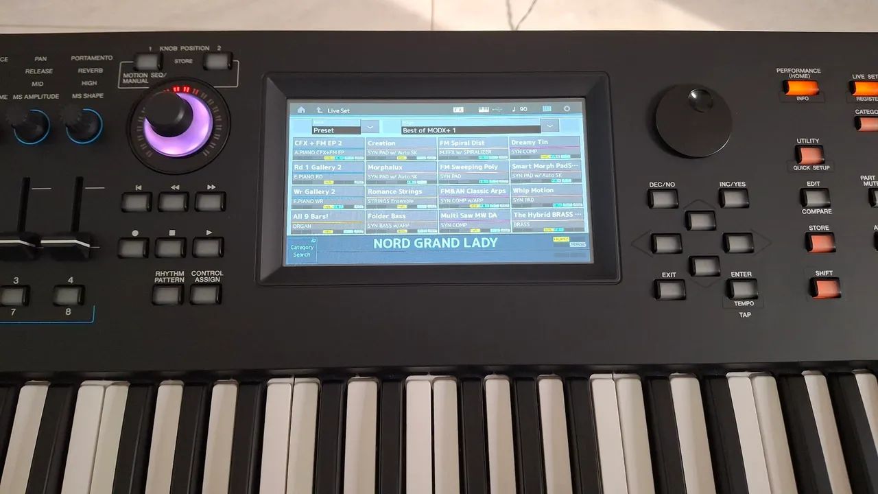 Teclado Yamaha MODX 7 Plus