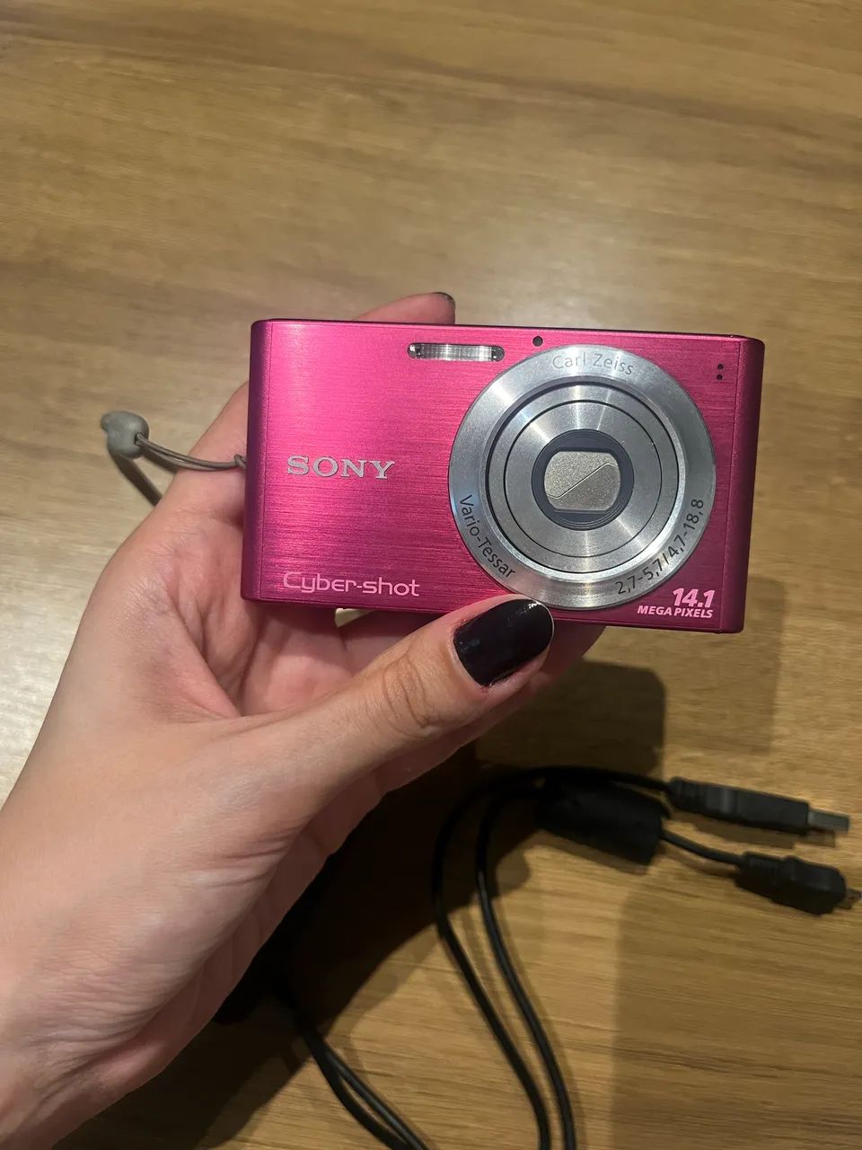 Câmera Sony Cybershot rosa 14.1 megapixels