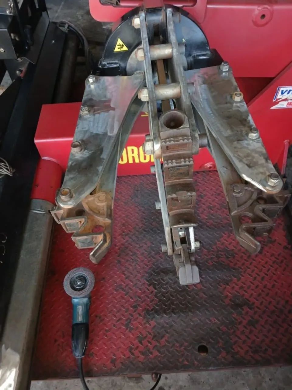 Máquina para desmontar pneus Corchi até 58 polegadas  - Foto 3