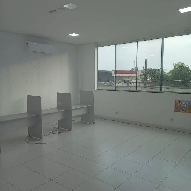 Espaço com 9 Salas Comerciais, Copa, Elevador e Estacionamento no Boqueirão, 350 m2