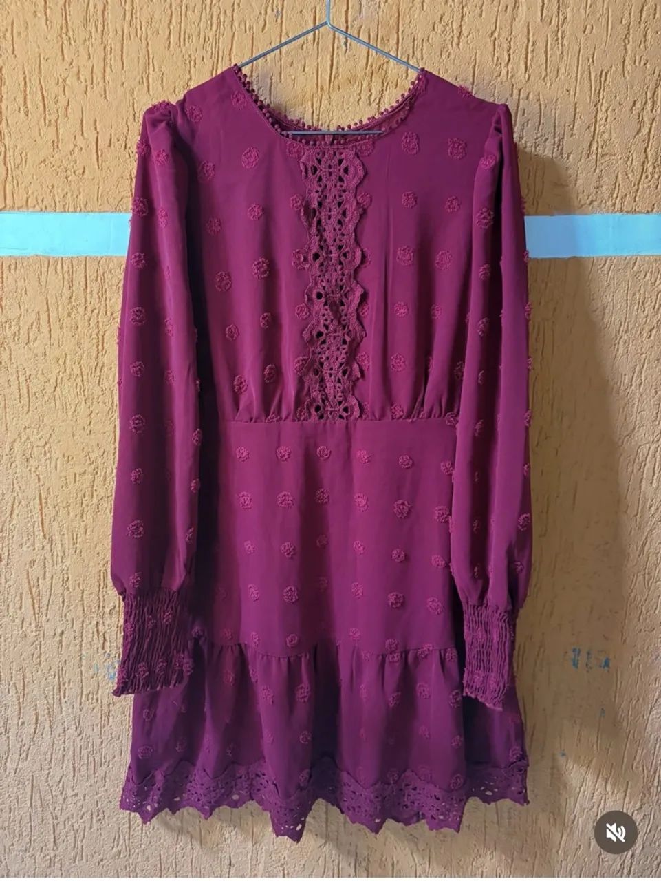 Vestido rendado romântico 