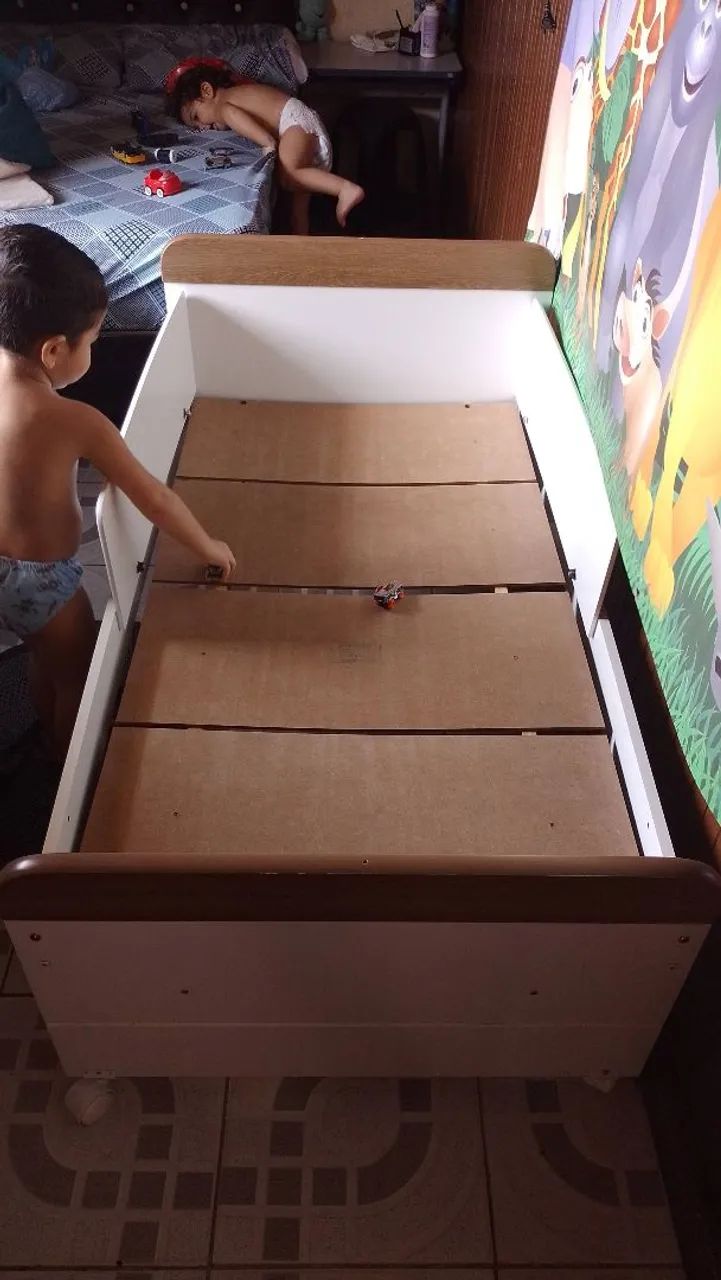Berço cama grande colchão e guarnições  - Foto 4