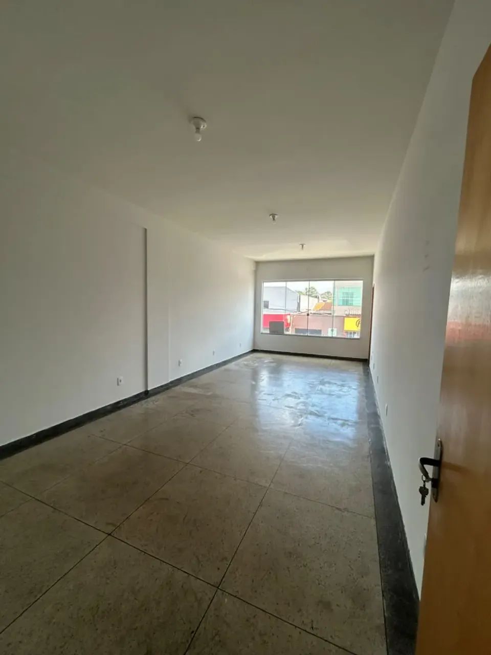 Escritório para aluguel possui 50 metros quadrados