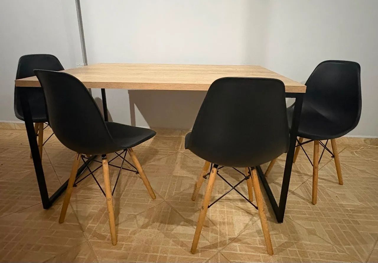 Mesa de Jantar Riviera Industrial com 4 cadeiras Eiffel - Foto 2