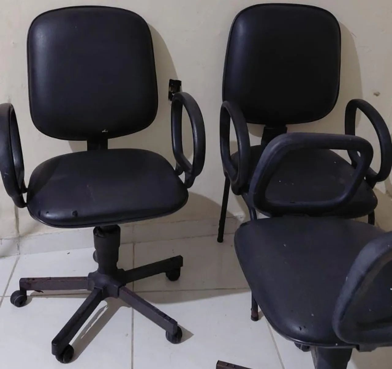 Cadeiras grandes e bom estado escritório 