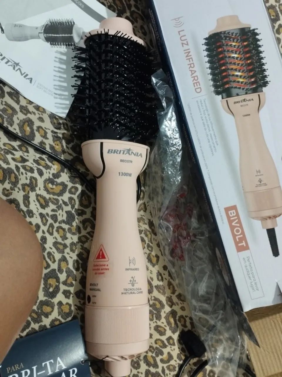 Escova Secadora Britânia 1300W 4 em 1 Rosa - Nova - Foto 4
