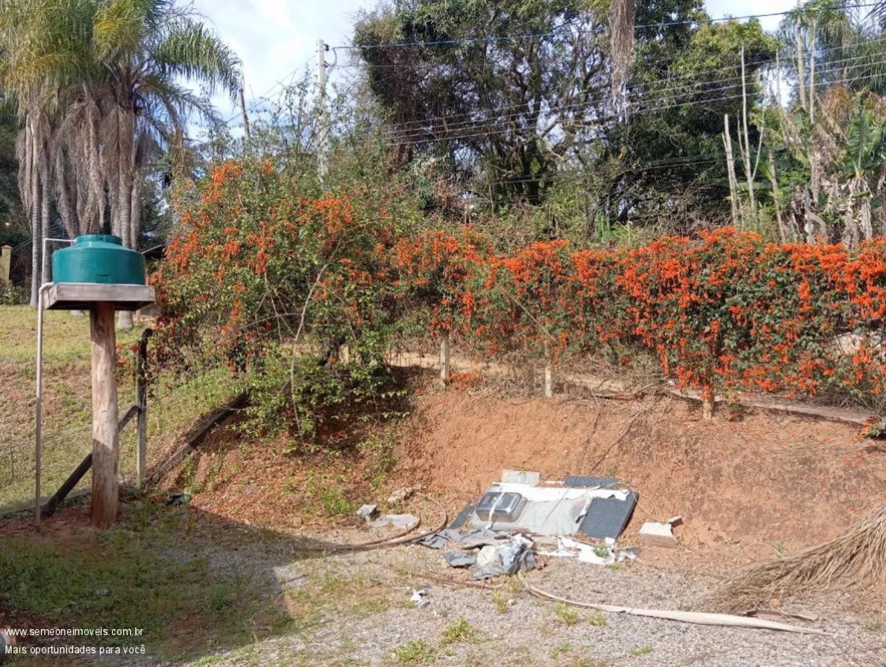 TERRENO COM ESCRITURA DE 1751m² E POÇO JA COM UMA KITNET EM ATIBAIA - Foto 2