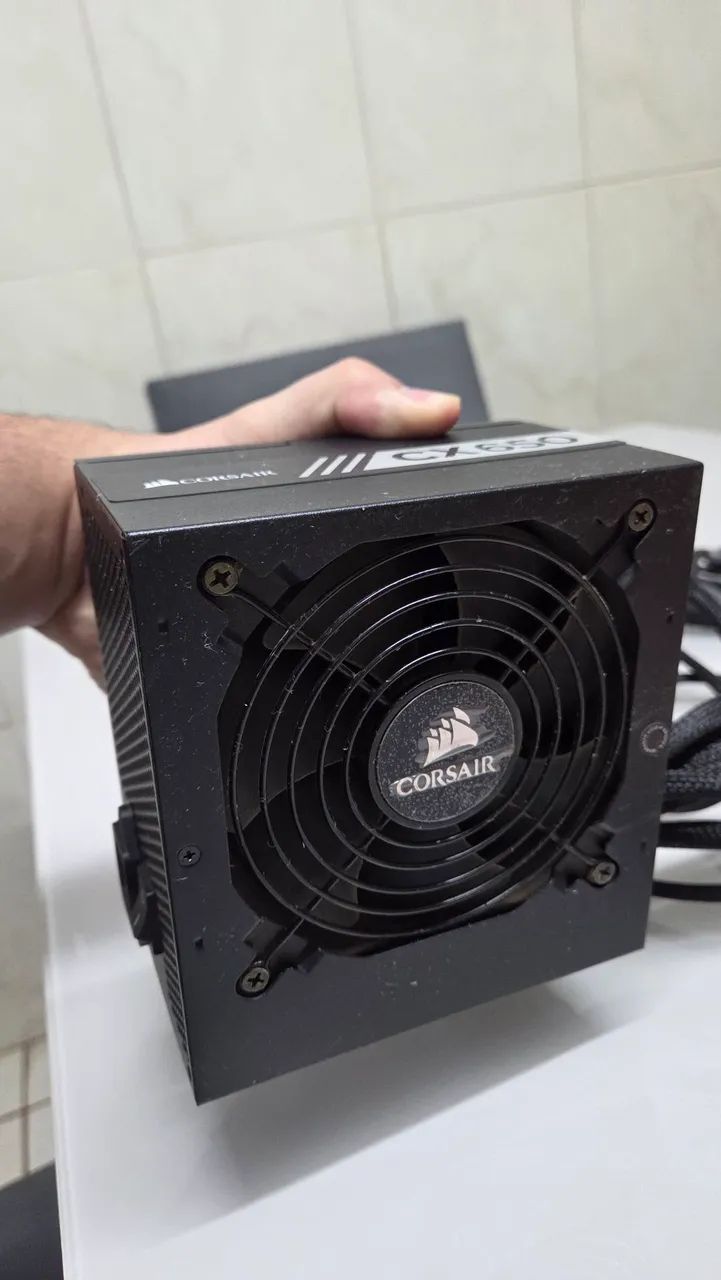 Fonte Corsair 650w