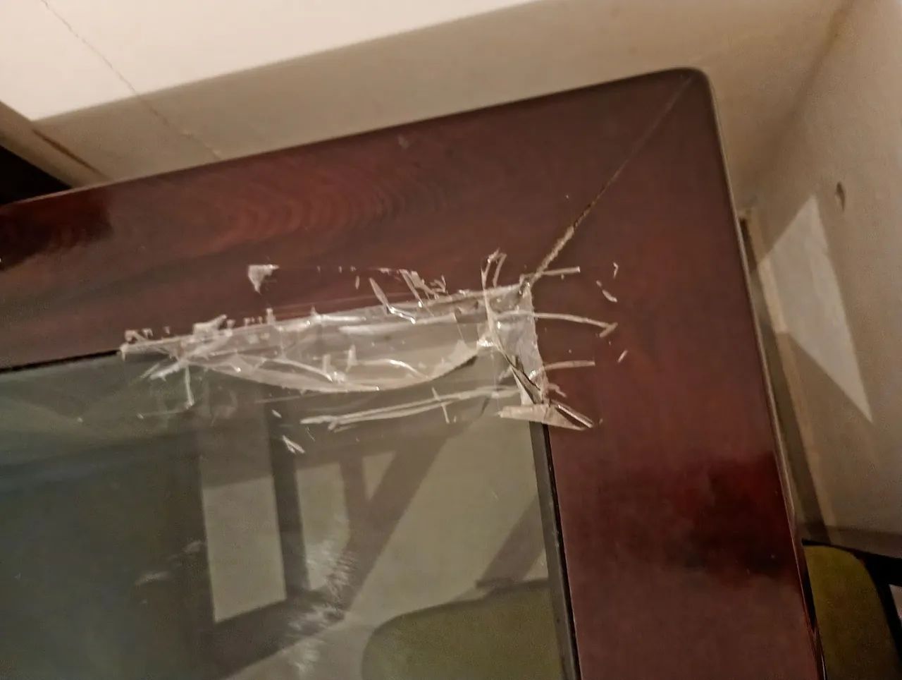 Mesa 6 cadeiras e Buffet em mogno  - Foto 3