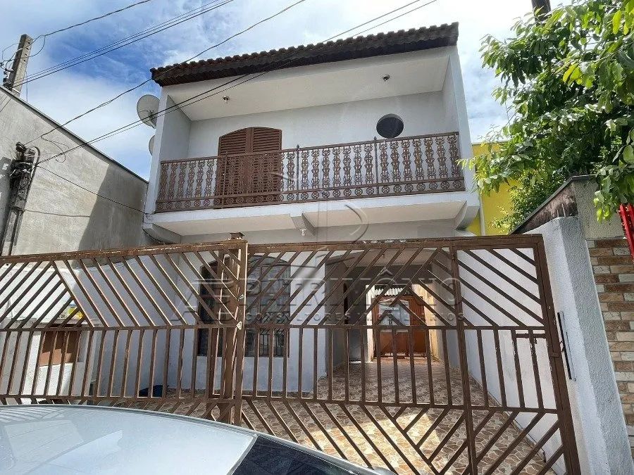 CASA 3 QUARTOS SENDO 1 SUITE BOTUCATU