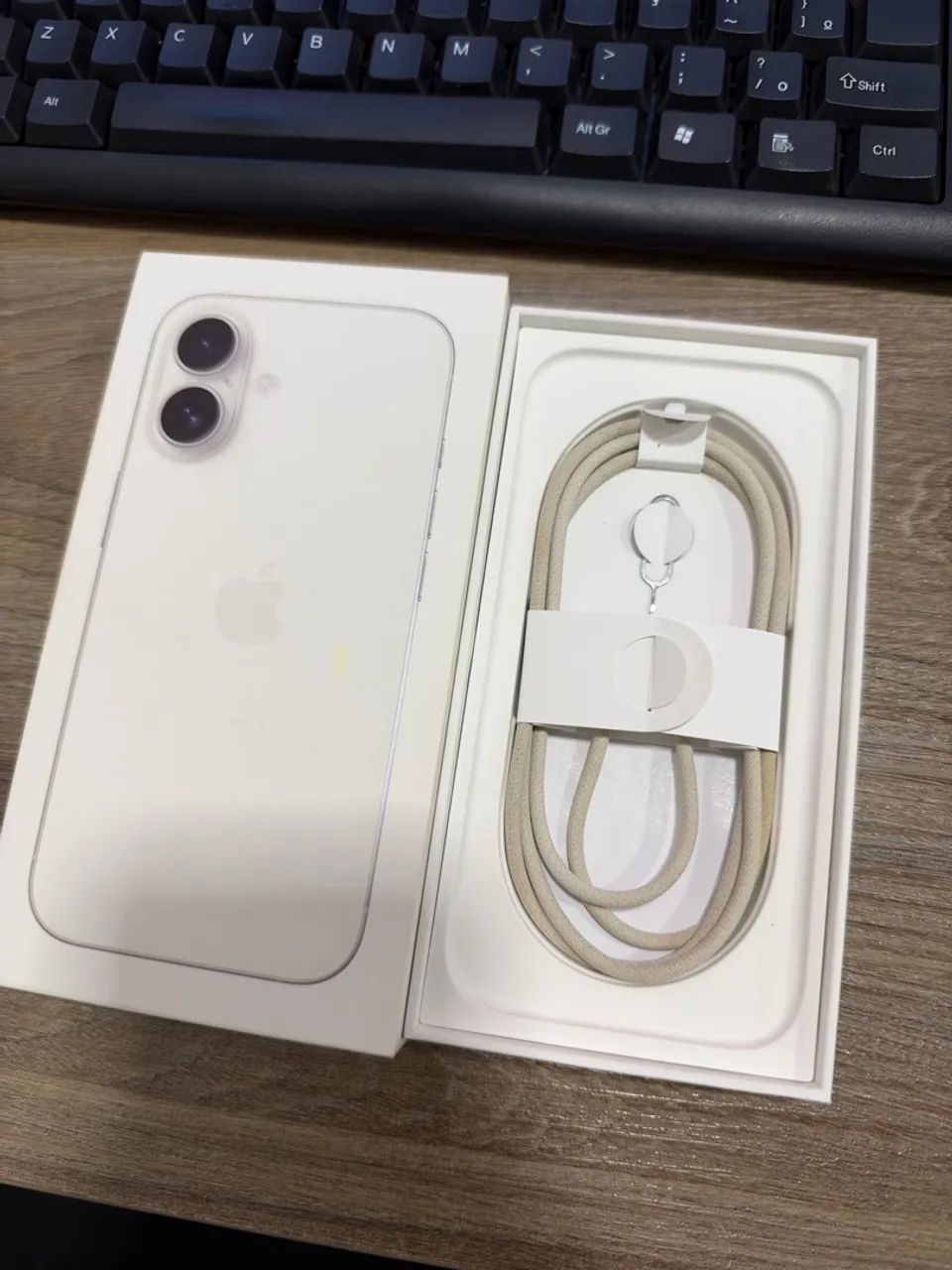 Vendo Apple iPhone 16 Branco 128 GB - Foto 3