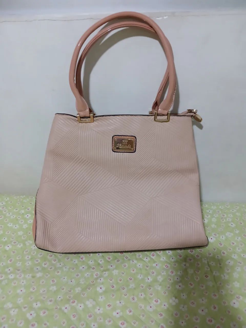 bolsa de ombro em perfeito estado usada 2 vezes