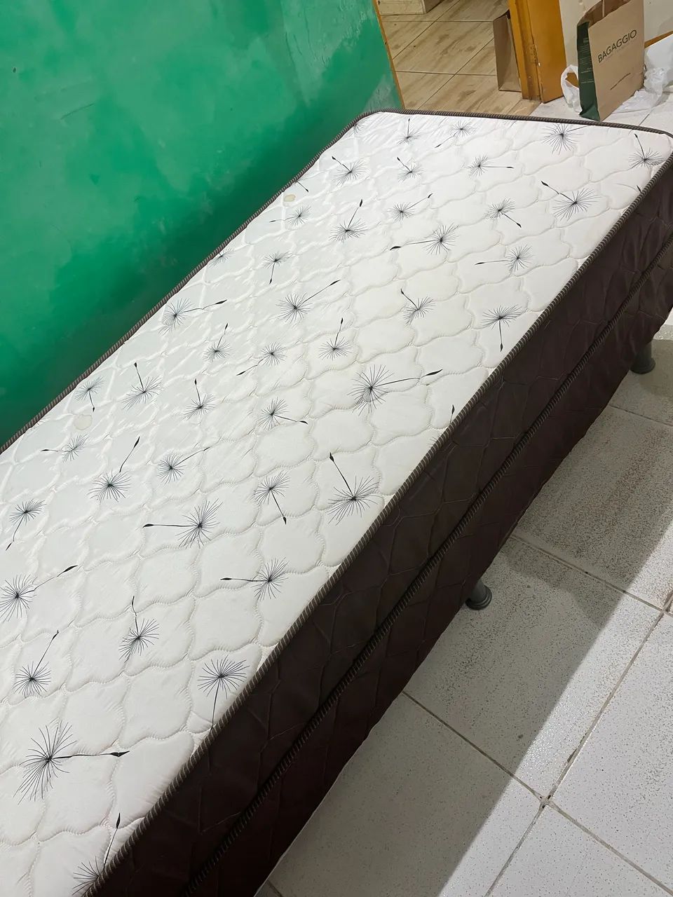 Cama Box Solteiro (Muito Conservada e Firme) - Foto 3