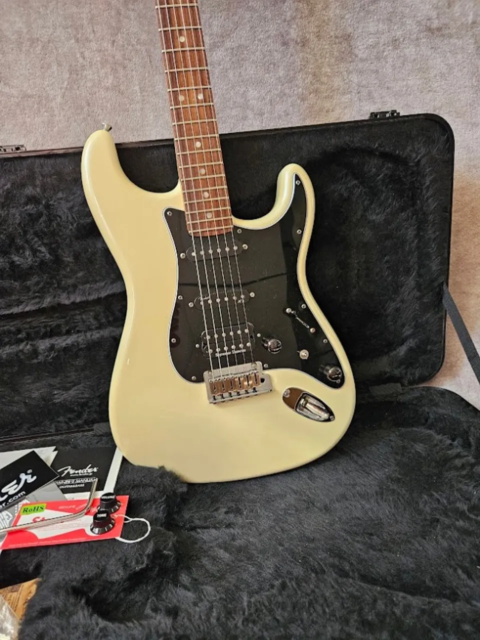 guitarra fender stratocaster deluxe