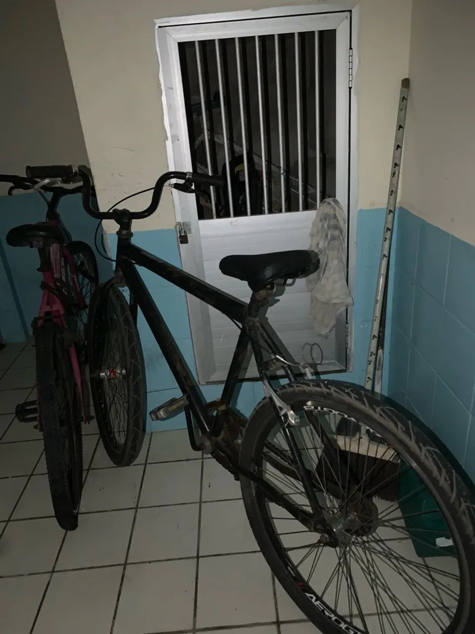 TROCO DUAS BIKE EM UMA MOTORIZADA 