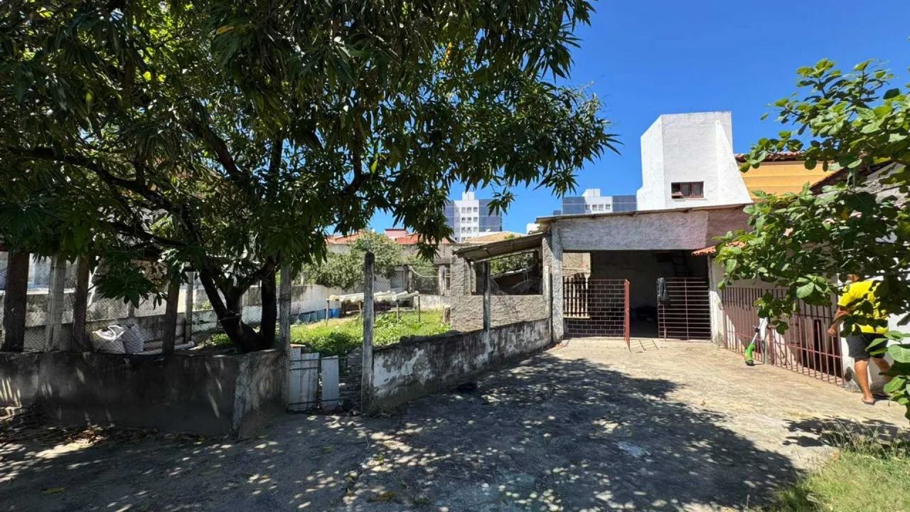LOTE EM RUA PÚBLICA NA COROA DO MEIO [60284] - Foto 5
