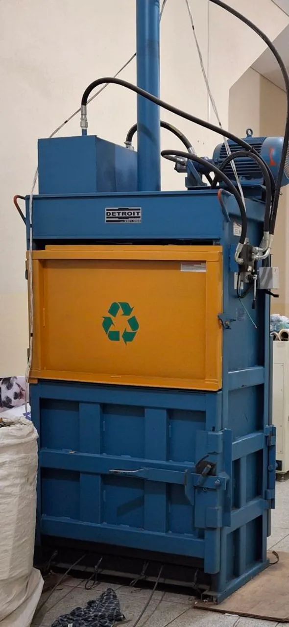 PRENSA HIDRAULICA ENFARDEIRA 